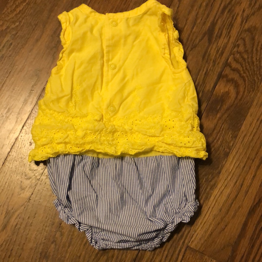 3/$10 ☀️ Carter’s | Sleeveless One-Piece with Eyelet Detail - Picture 4 of 7